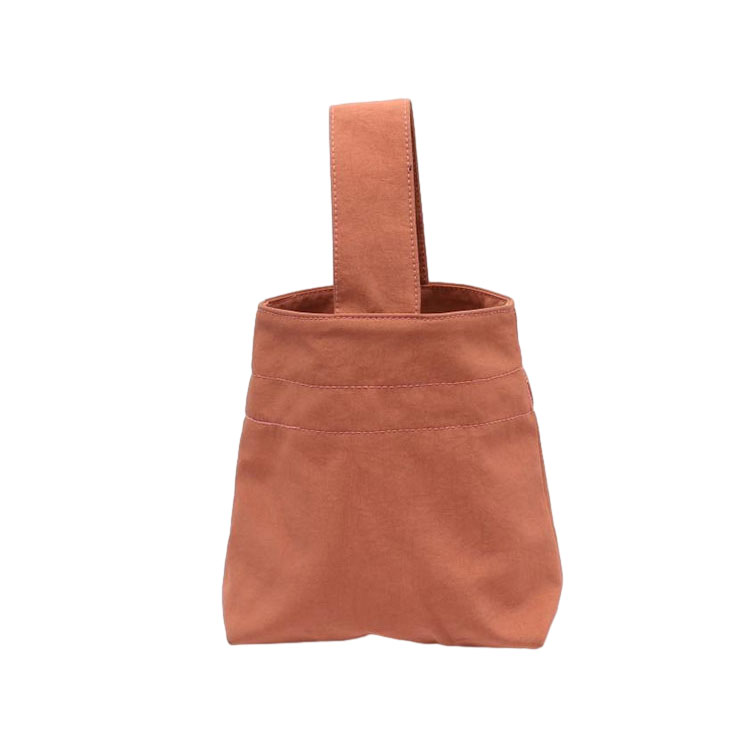 Wie wählt man eine einfarbige Handtasche aus, die der Farbe Ihrer Kleidung ähnelt?